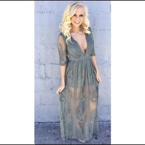 Live in Luxe Lace Maxi dress